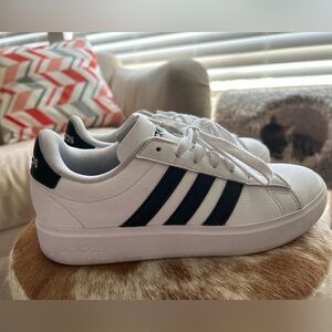 Adidas Grand Court White Black Stripe Sneakers Women’s Size 5